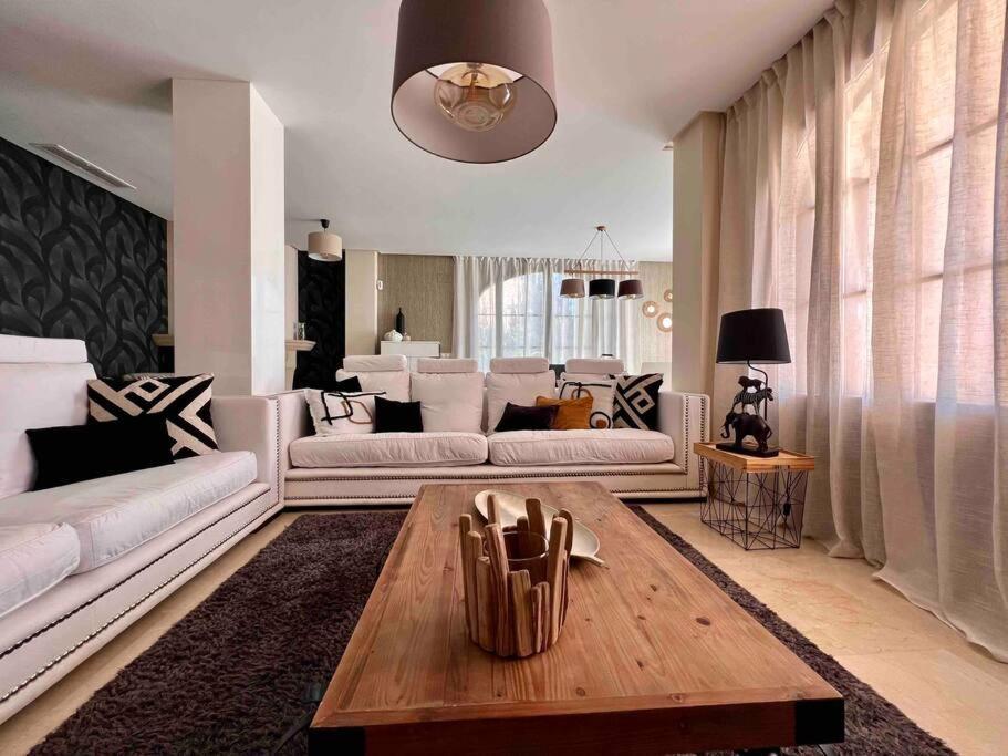 Villa Deluxe,White Beach,Mountains Фінестрат Екстер'єр фото