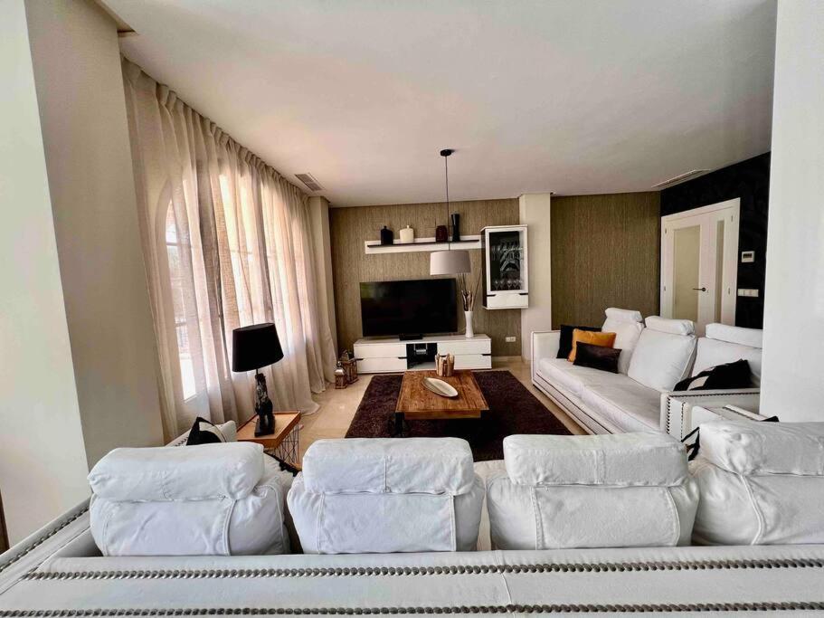 Villa Deluxe,White Beach,Mountains Фінестрат Екстер'єр фото